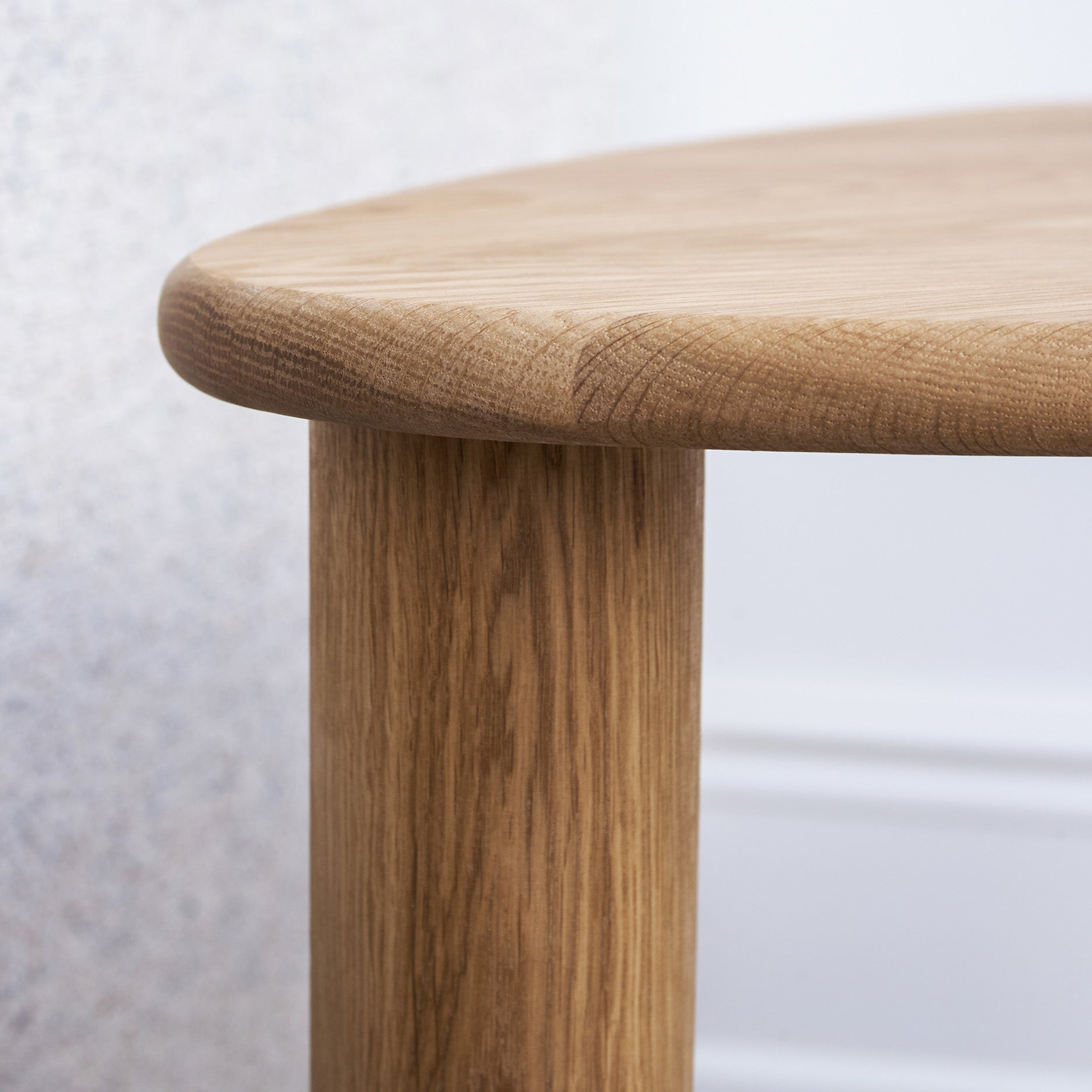 Pebble sidebord H45 cm i egetræ