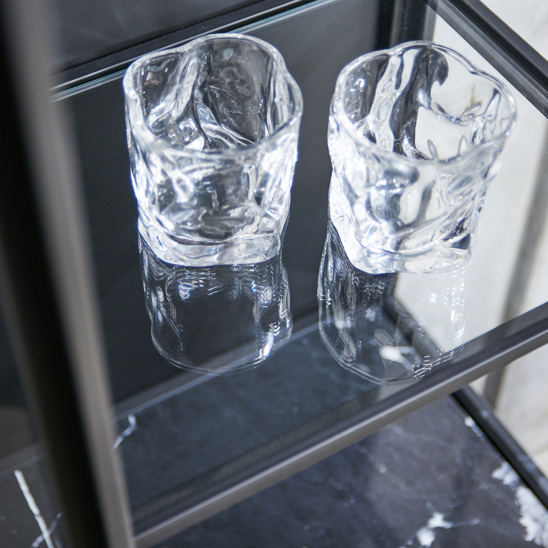 Mason II Vitrinenschrank H185