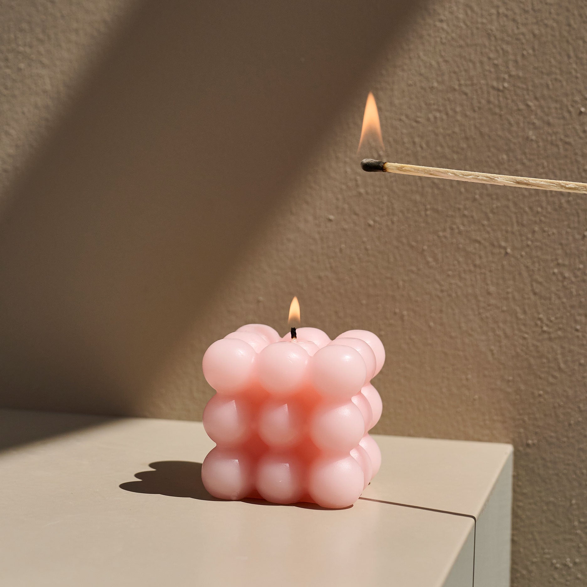 Cube bubble lys