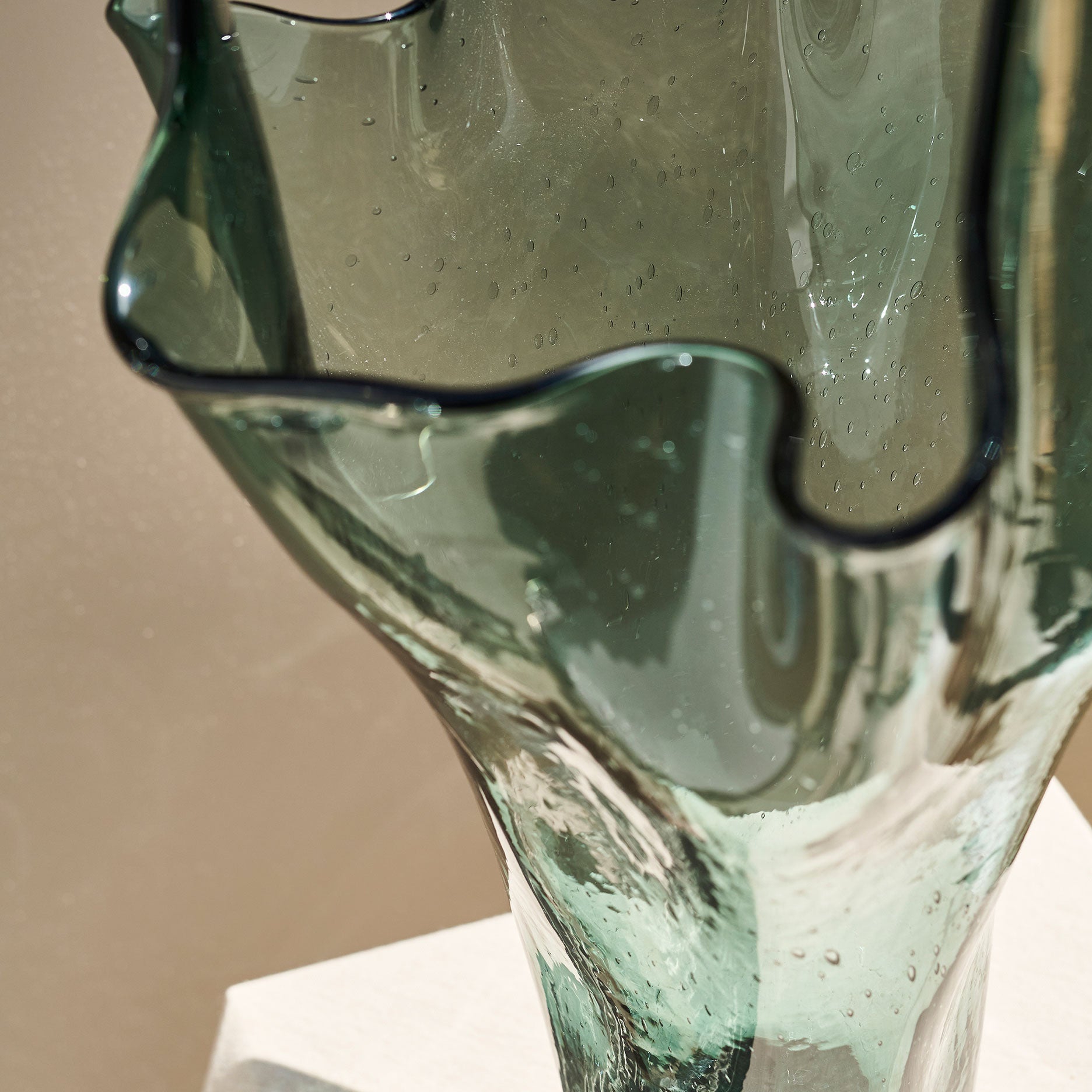 Flower bubbles vase