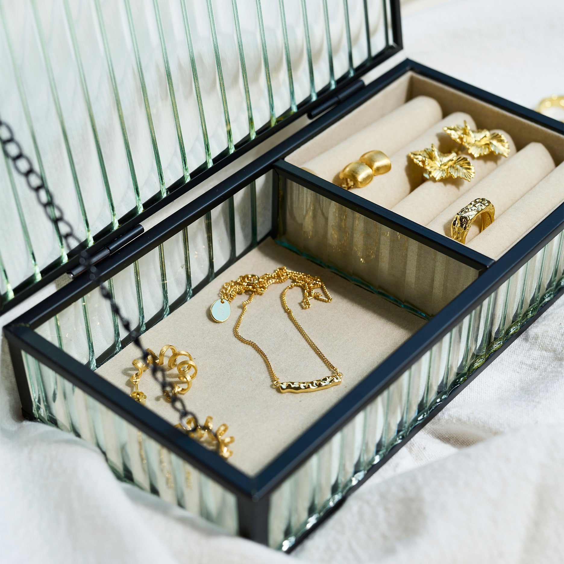 Smykkeskrin m. rillet glas