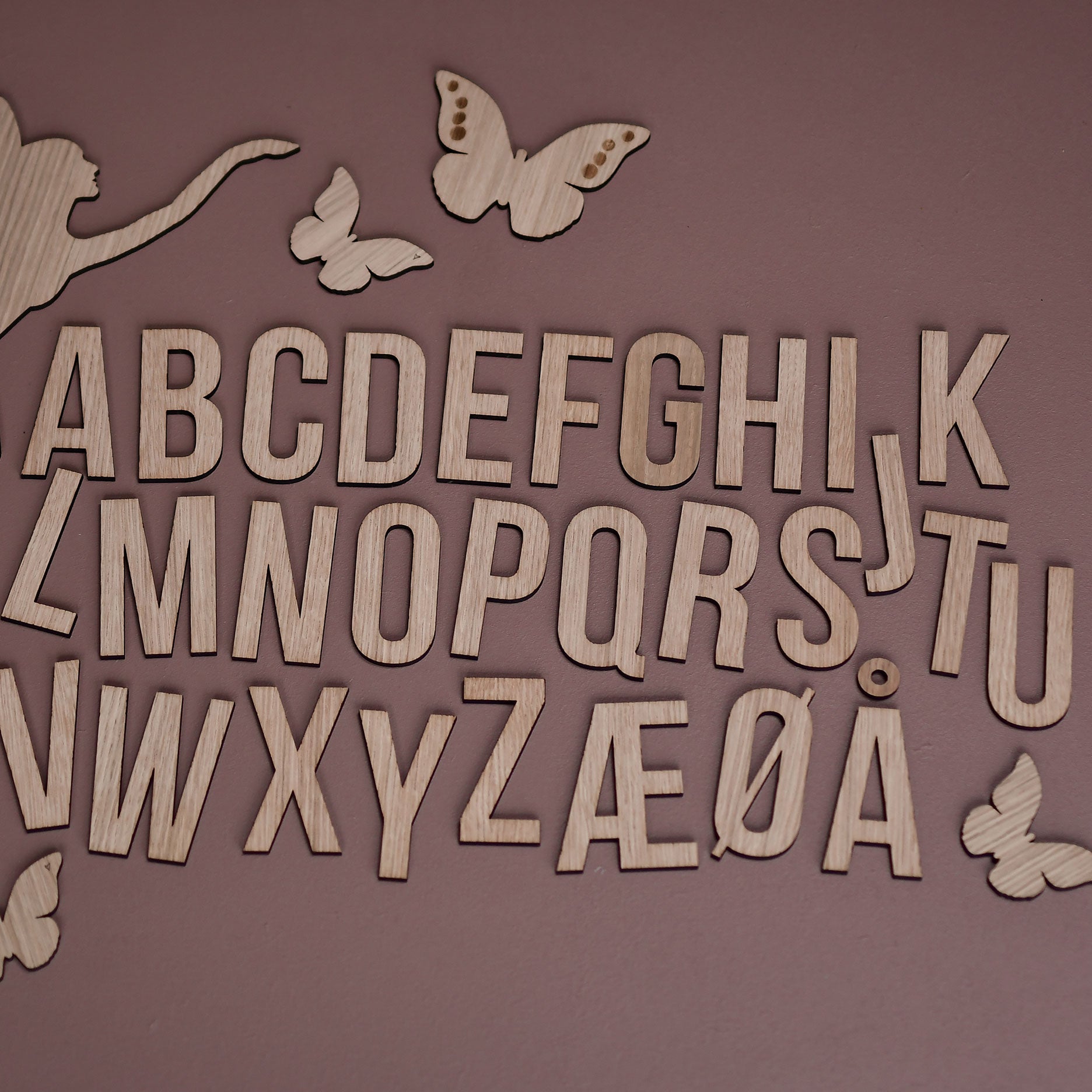 Buchstabe Q Helles Eichenholz
