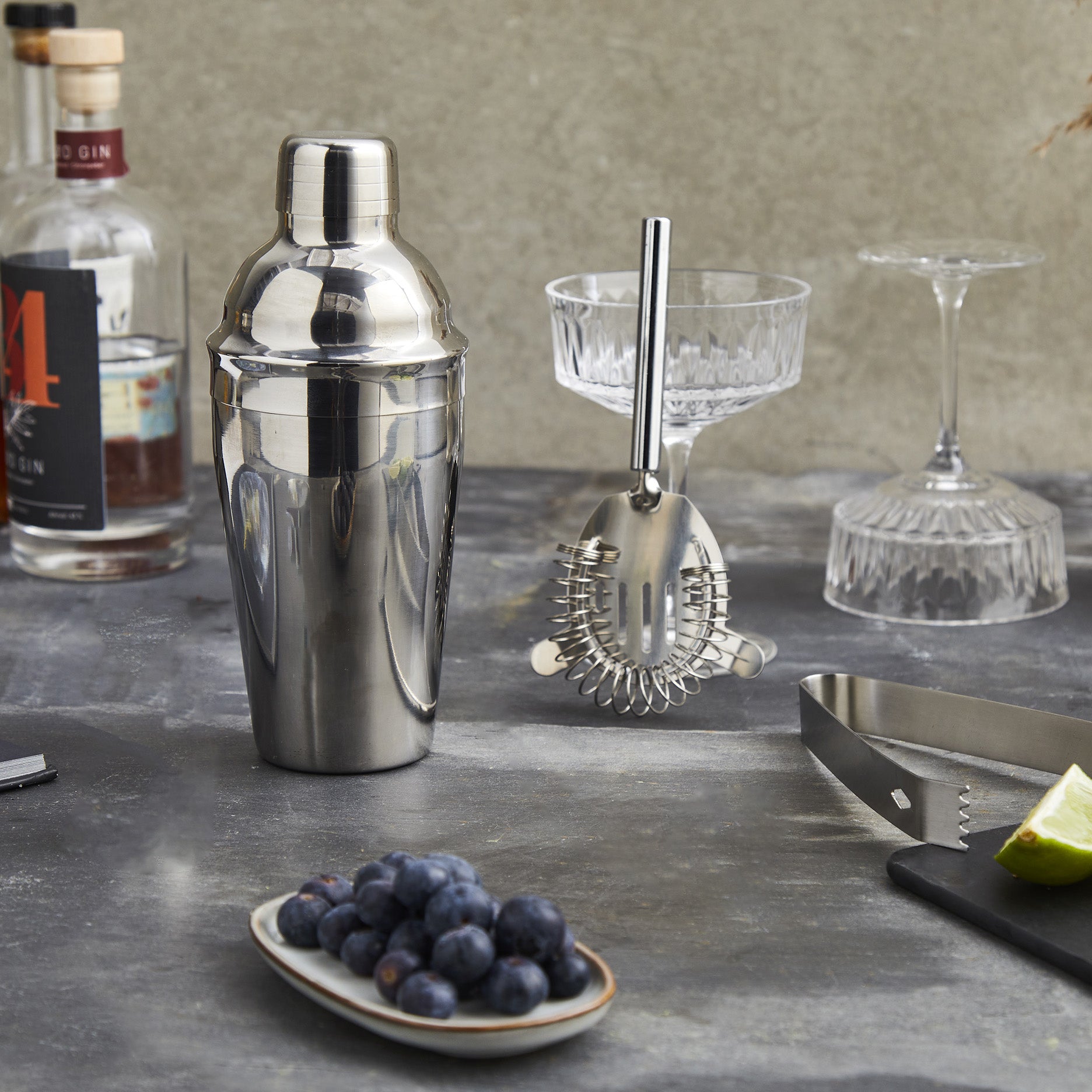 Santo cocktail shaker