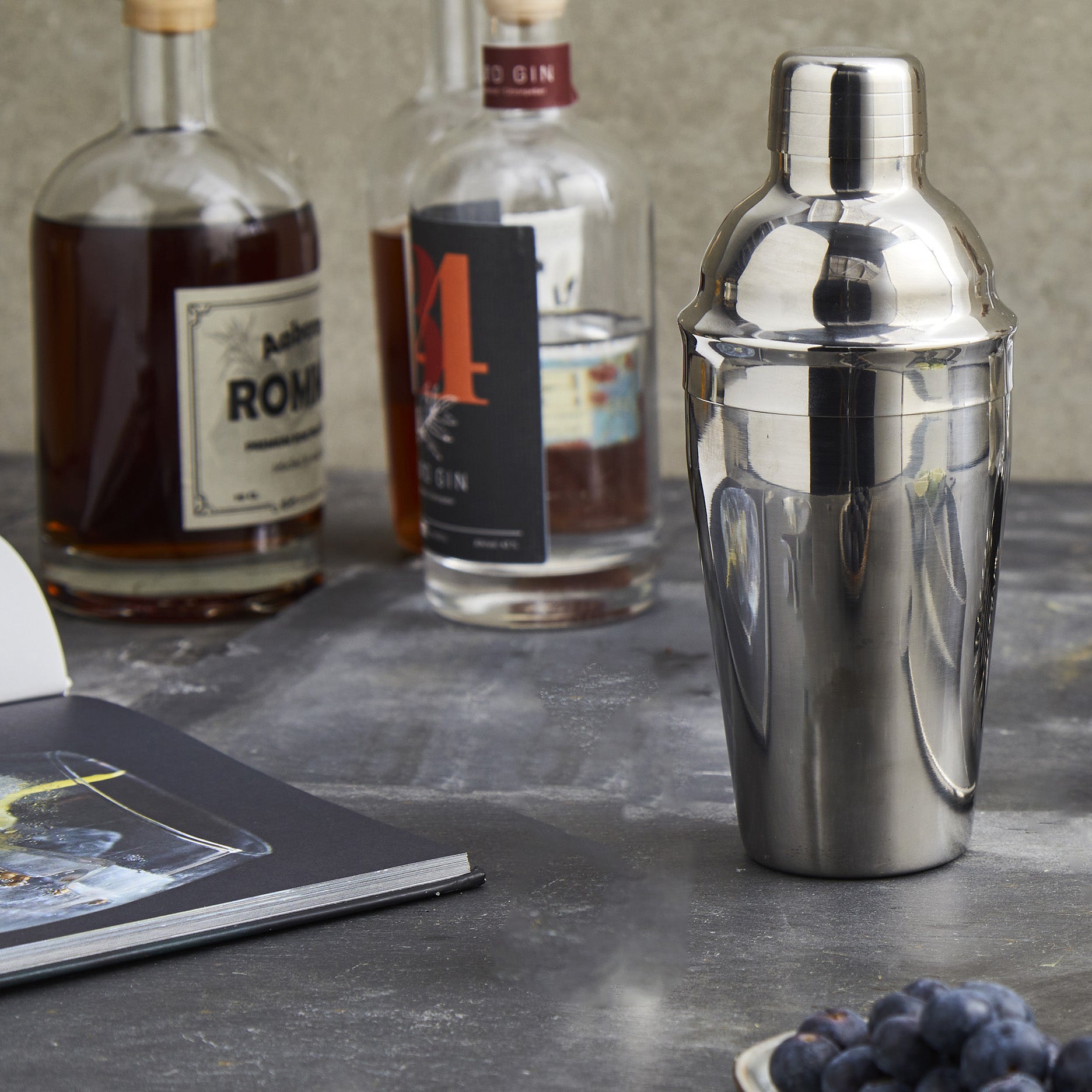 Santo cocktail shaker