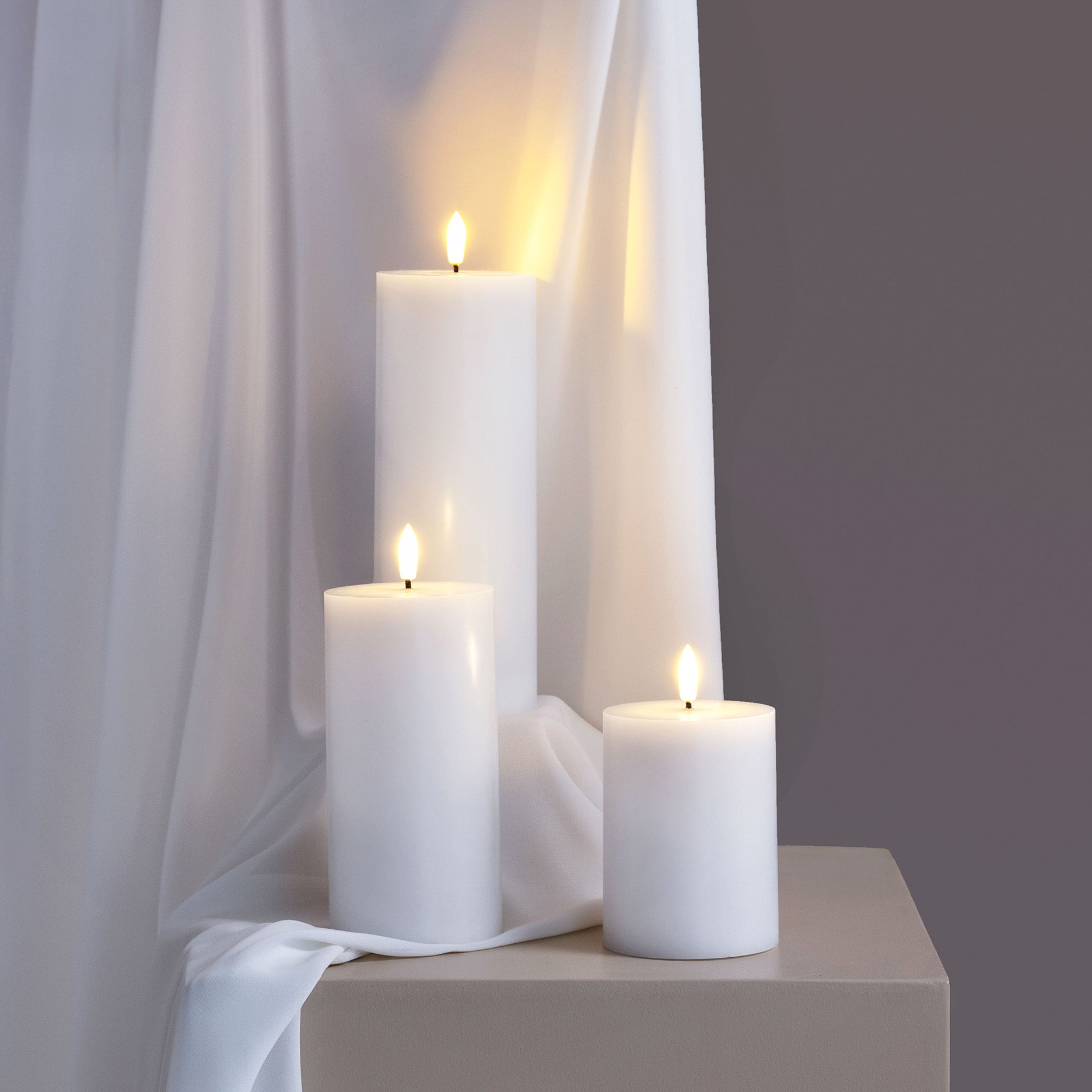LED-Stumpenkerze 7,4x10 cm klassisches Weiß