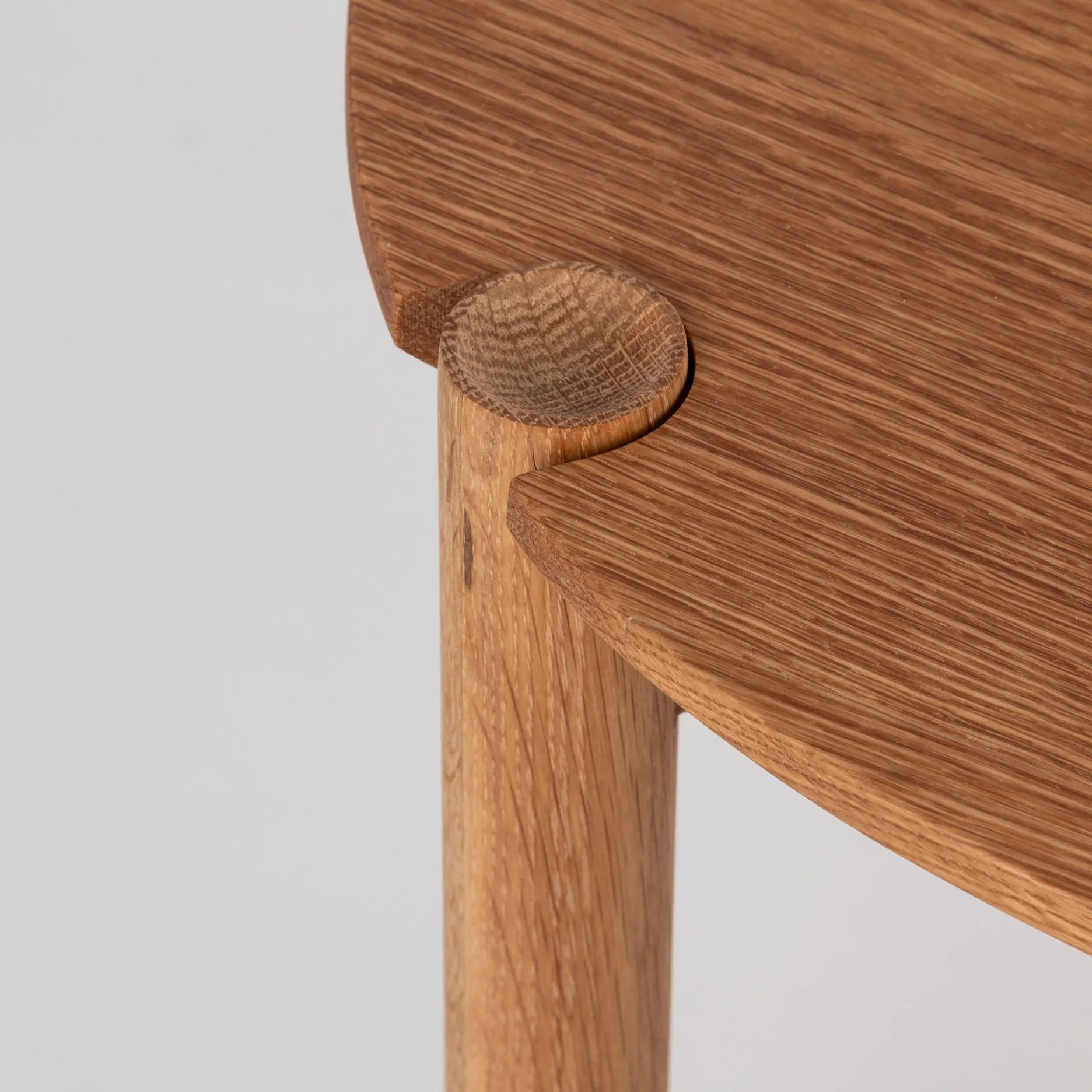 Colo Cross Couchtisch FSC-zertifiziertes Eichenholz H40 cm